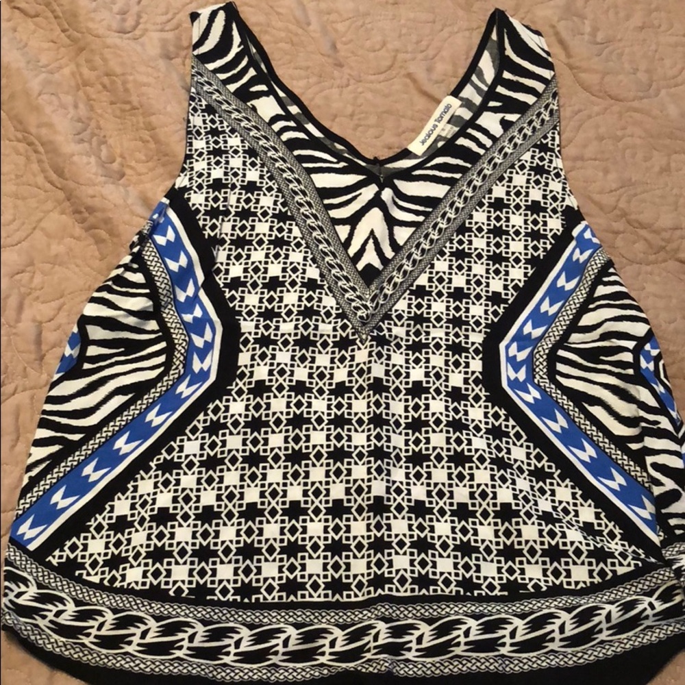 Super cute patterned tank top!